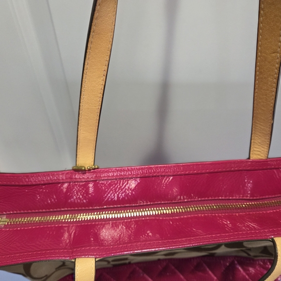 Coach Poppy Signature Quilted Tote NWT - Picture 4 of 11